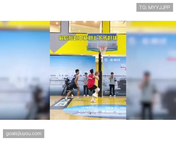 篮球比赛开始规则如何执行，裁判视角解读跳球判罚标准流程